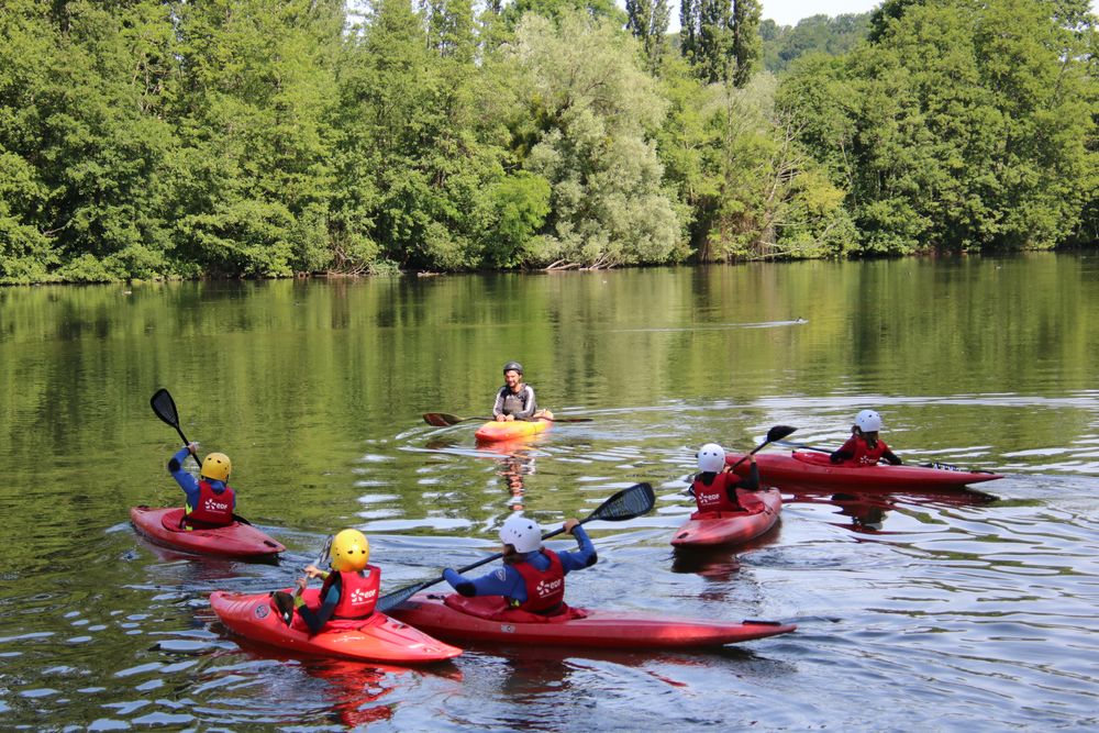 Un projet partenarial ＂Classe Kayak＂ à Foix