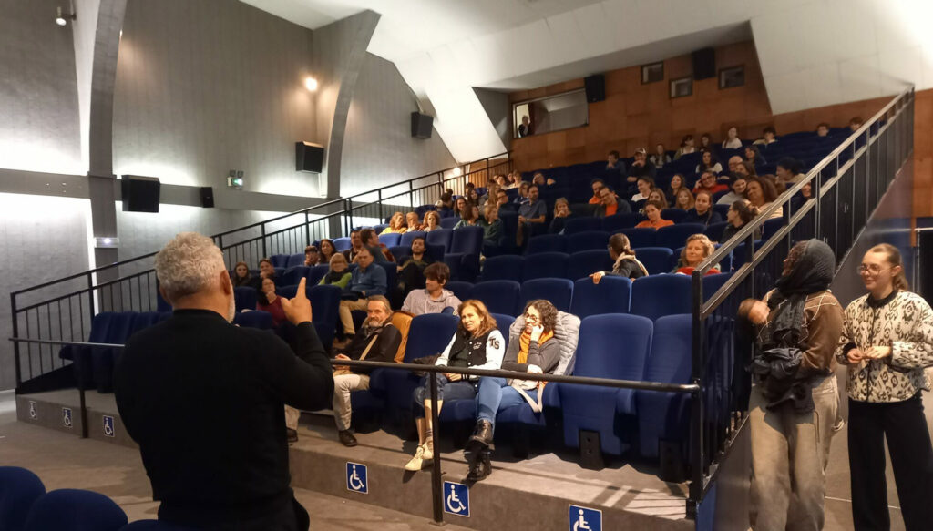 Ciné-Débat "numérique" pour le pôle jeunesse du Saint-Gironnais