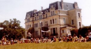 Quand la grande histoire donne naissance à la petite histoire – Épisode 1 – La colo de Castillon-Tarnos